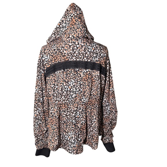 Free People Movement Run Wild Windbreaker Hooded Jacket Leopard Large Casual EUC - Picture 6 of 16